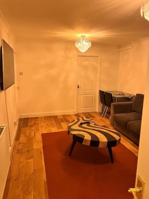 2 Bed Solihull Near Nec Airport, Jlr, Resort Wrld Dış mekan fotoğraf