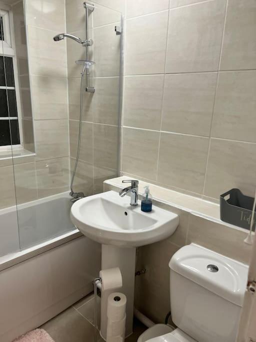 2 Bed Solihull Near Nec Airport, Jlr, Resort Wrld Dış mekan fotoğraf