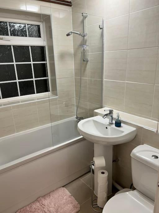 2 Bed Solihull Near Nec Airport, Jlr, Resort Wrld Dış mekan fotoğraf